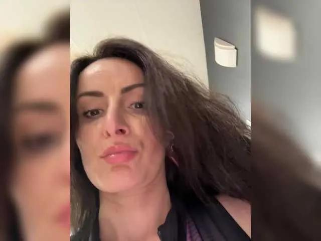 -AnnaMaria- on BongaCams 