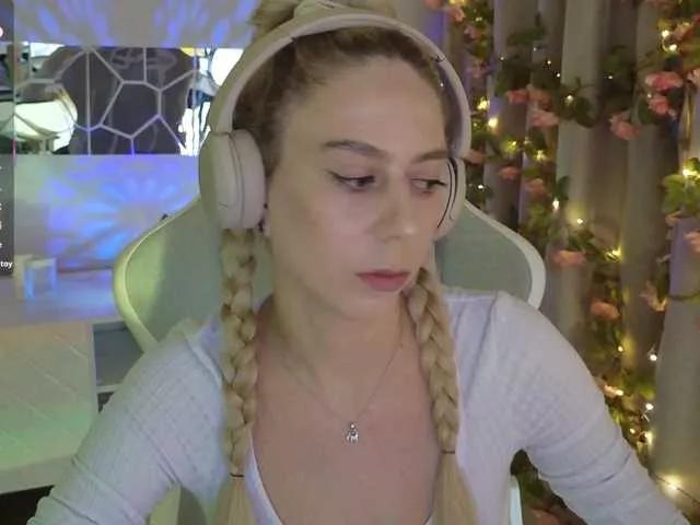 Freechat -Light-Fury- on BongaCams