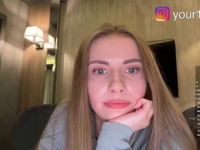 -VikkiL0vesCheese- on BongaCams