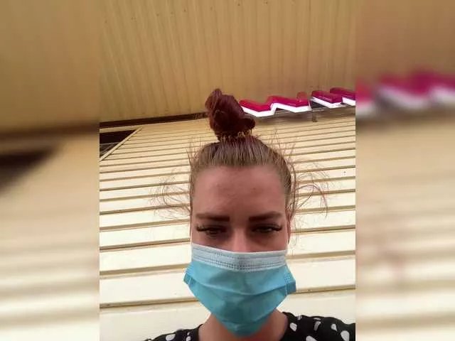 12Nimfa12 on BongaCams