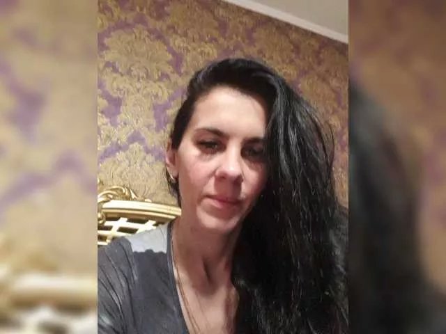 1Glorya1 on BongaCams