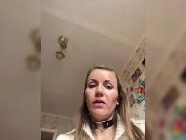 Freechat Alenushka888 on BongaCams