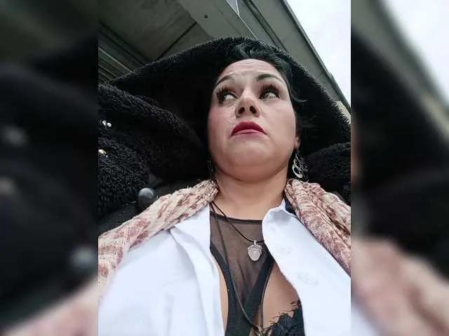 Offline AlexaBrown12 on BongaCams