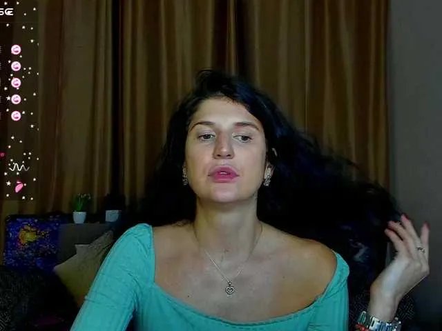 AliannaSoloKisses — Freechat on BongaCams