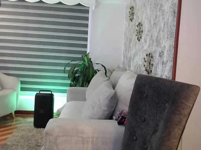 Offline alicehorny on BongaCams