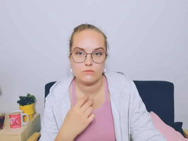 Offline AlicePretty69 on BongaCams