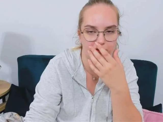 Offline AlicePretty69 on BongaCams