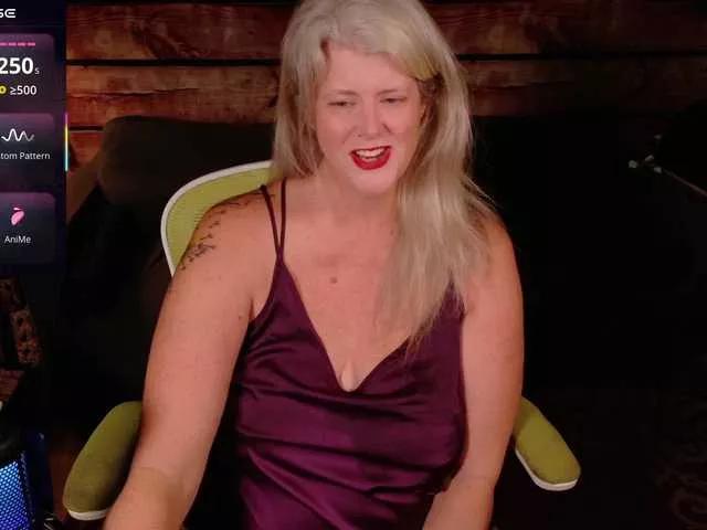 Offline Alicescuriosity on BongaCams