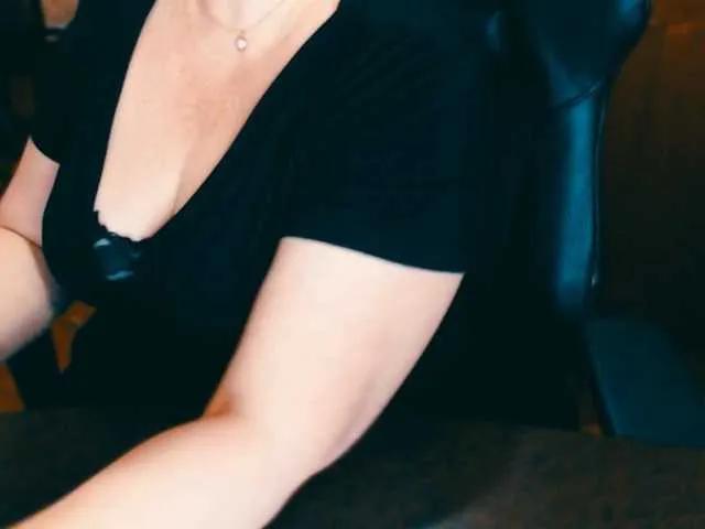 Offline Alisa1917 on BongaCams