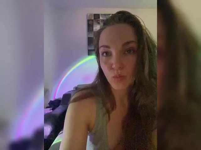 Offline Alisasqrl on BongaCams