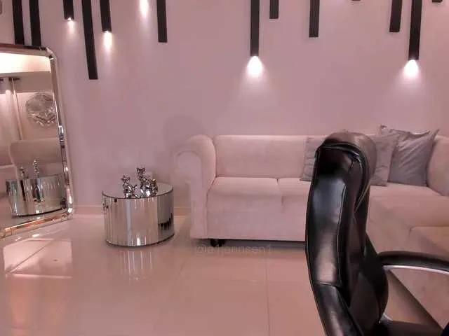 AllyJensen on BongaCams 