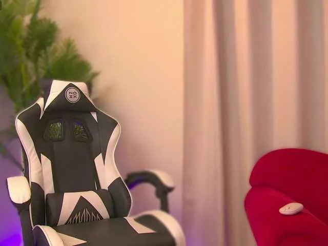 Offline AnissaDesire on BongaCams