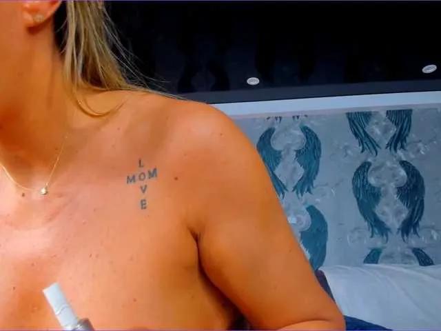 BongaCams anneswhite is Freechat anneswhite — threesome