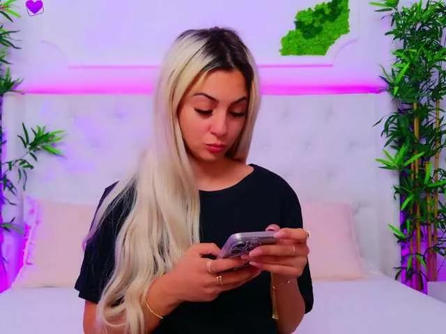 Freechat AriannaSins on BongaCams