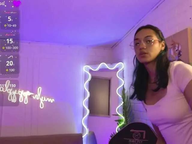 Freechat Artemiss-tay on BongaCams