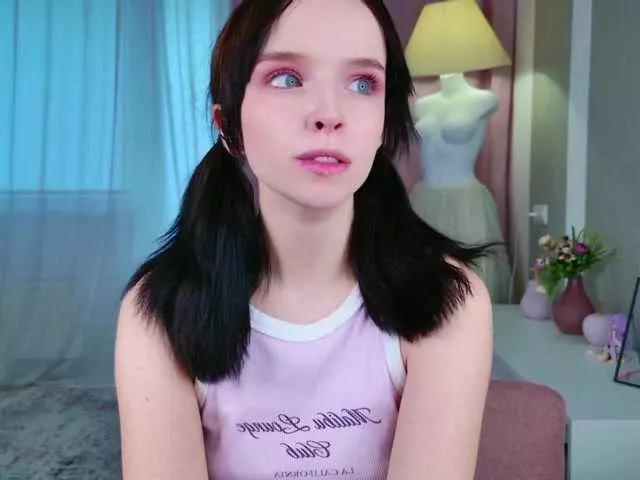 Offline b4by-lol1 on BongaCams