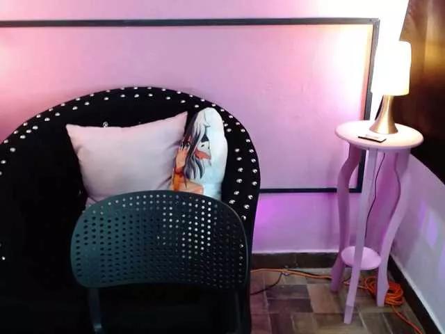 Freechat b4byMara on BongaCams