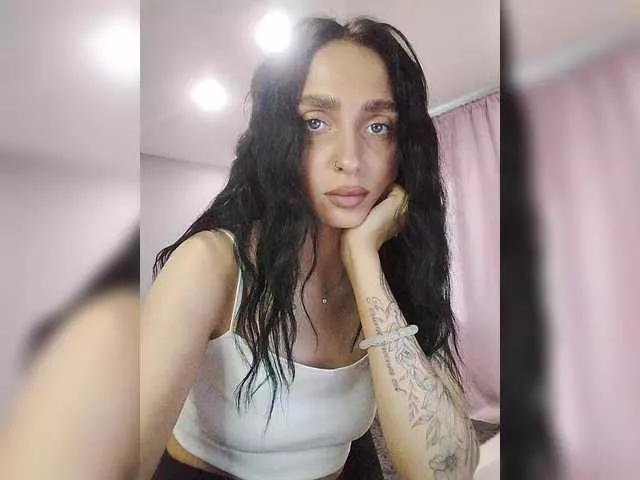 Offline Blackcaramel on BongaCams