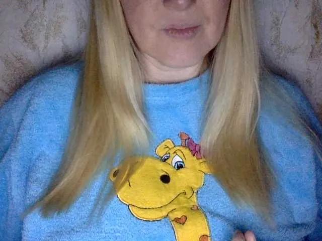 BlondyVio on BongaCams