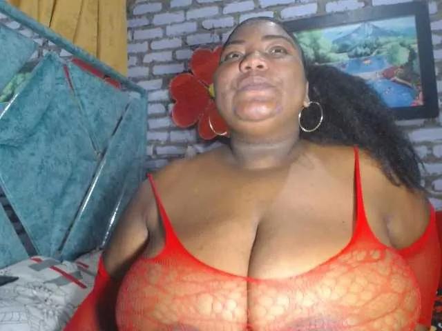 Freechat bustyboobsxxll on BongaCams