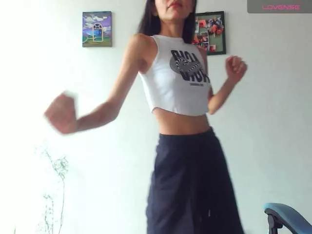 Offline Callmebluee on BongaCams