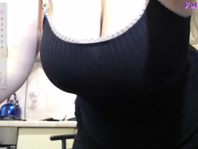 Offline CarolinaDiamond33 on BongaCams