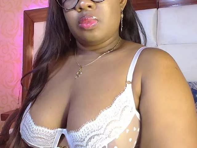 Freechat CaseyMoons on BongaCams