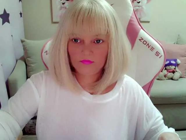 Offline ChristieRoses on BongaCams