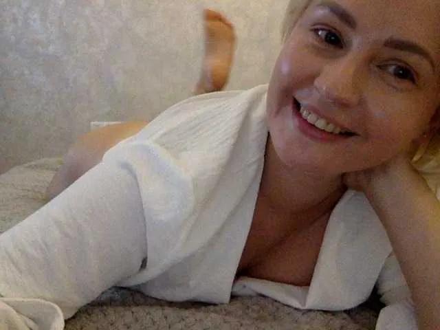 Offline CozySandra on BongaCams