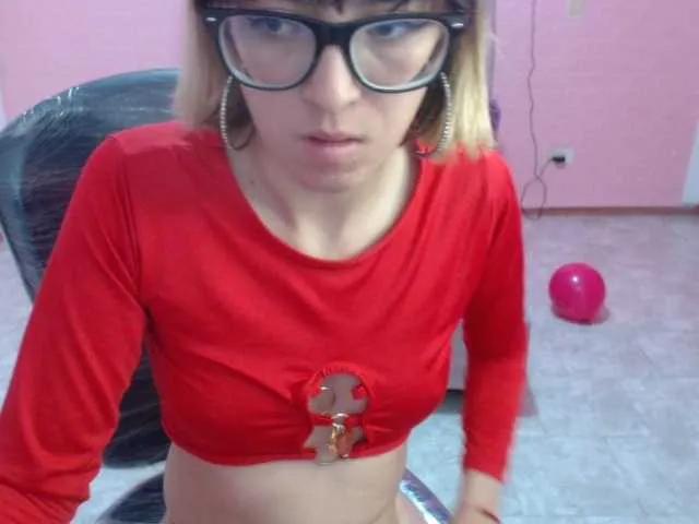 cristal-hills-19 on BongaCams