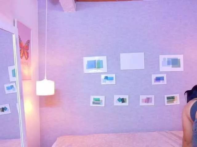 Offline Cuckold-lover on BongaCams