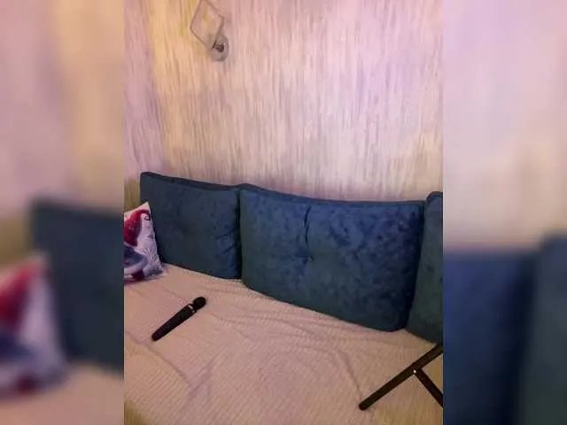 Offline CurvyWoman- on BongaCams