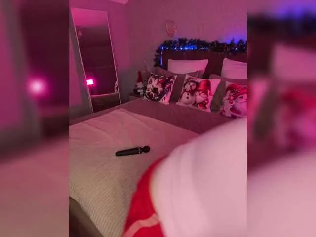 Offline CurvyWoman- on BongaCams