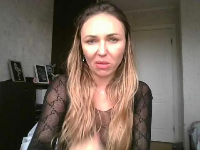 Freechat CuteFngelina on BongaCams