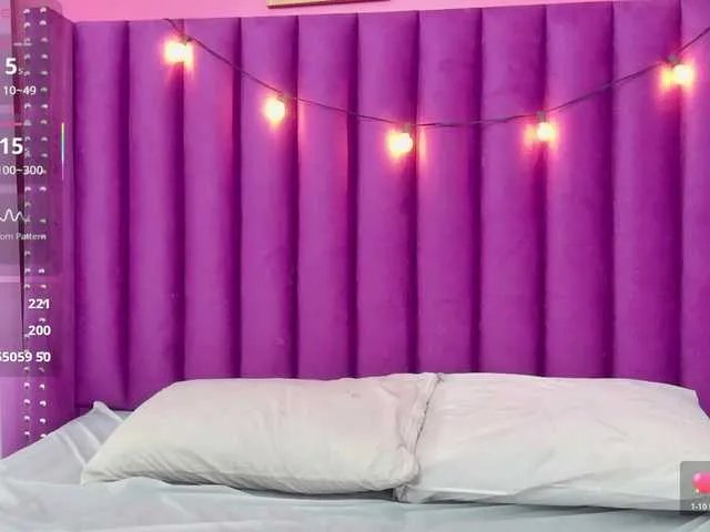 Offline daddysneakin on BongaCams