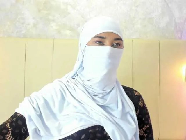 Offline Dakshaa on BongaCams