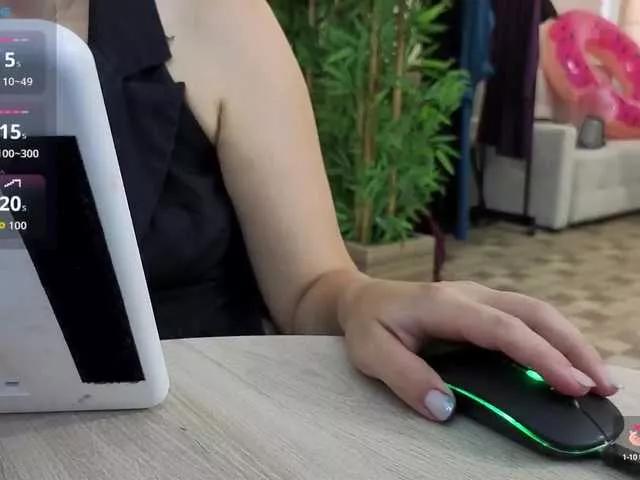 Offline Danielea on BongaCams