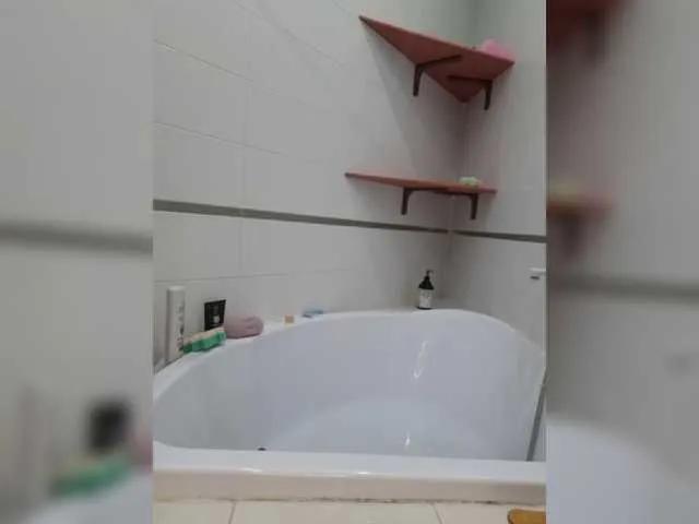 Offline DIVORA on BongaCams