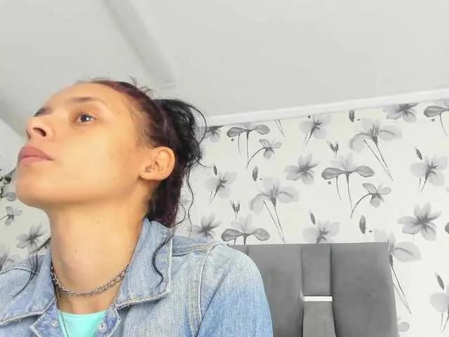 Offline Ehotloveaxxx on BongaCams