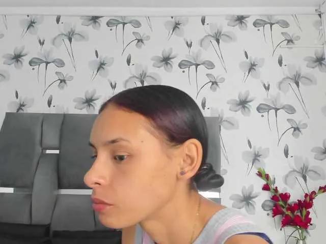 Offline Ehotloveaxxx on BongaCams