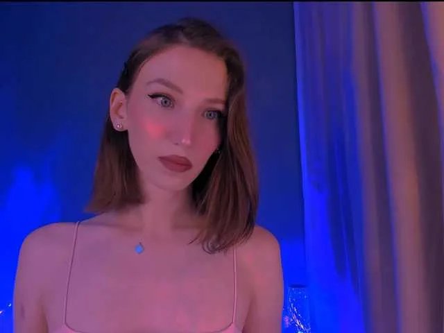 Offline ellaamber on BongaCams