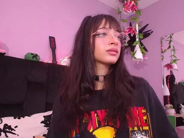 Offline EllieStewart on BongaCams