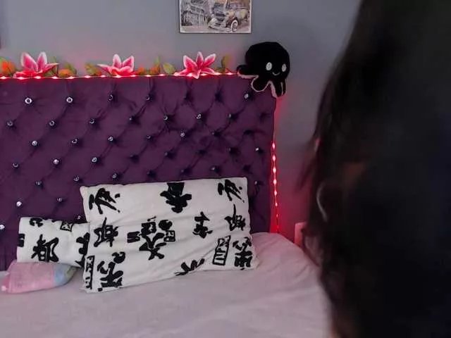 Offline EllieStewart on BongaCams