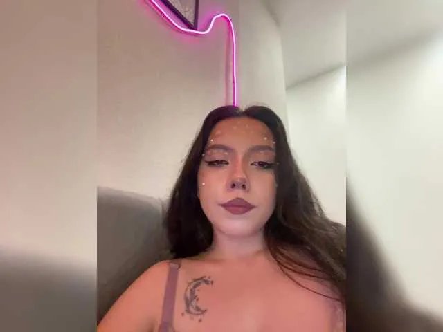 Offline ElliLin on BongaCams
