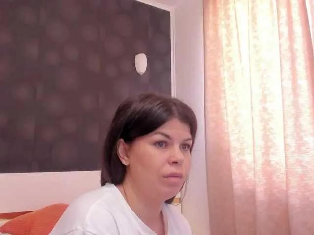 Offline ELLY2 on BongaCams