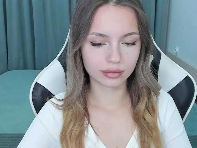 Offline EmilySkout on BongaCams