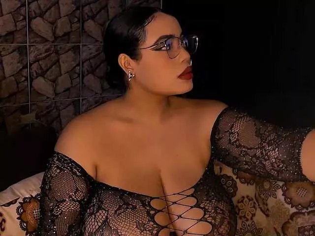 Offline Emmacamille on BongaCams