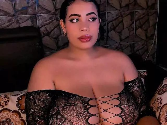 Offline Emmacamille on BongaCams