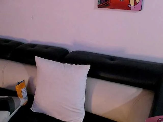 Offline Emmacamille on BongaCams