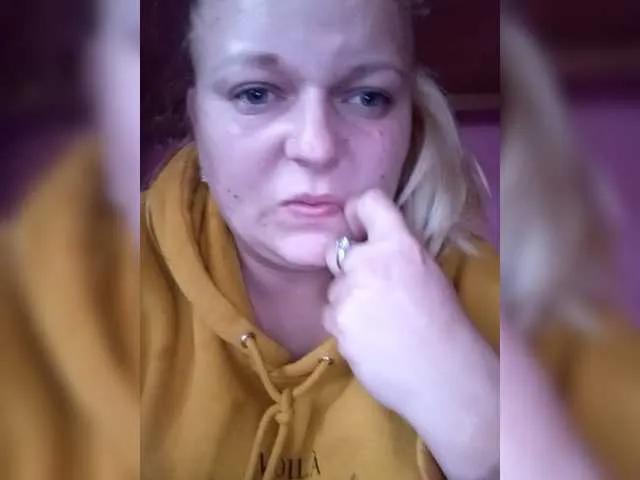 EmmaXlove on BongaCams